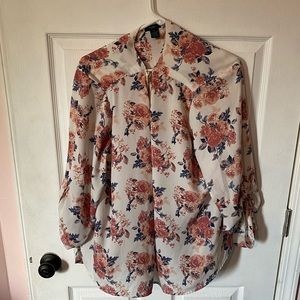 Rue21 Off-White Floral Zip-Neck Blouse